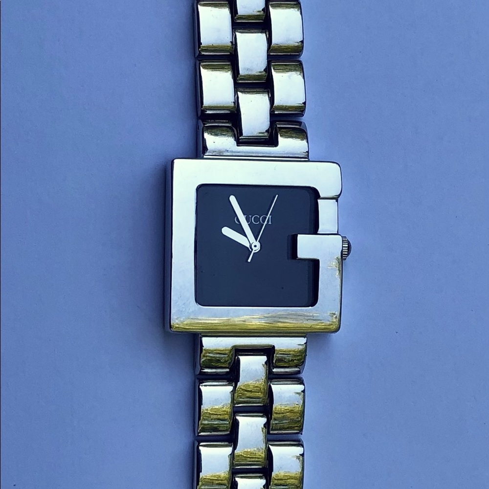 Classic Gucci Silver Black Vintage Watch G Face